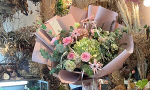 沖縄県那覇市安謝にある県内唯一のお花屋さんとマッサージサロンを併設したお店